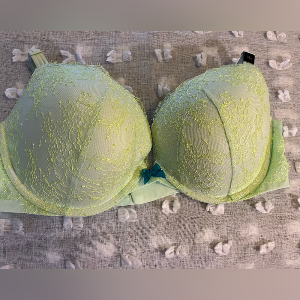 Victoria’s Secret- Very Sexy Push Up